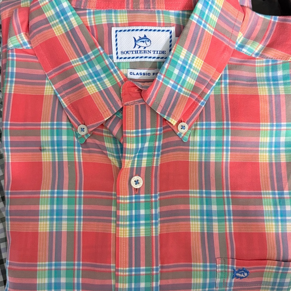 Southern Tide long sleeve button down collar shirt.  M